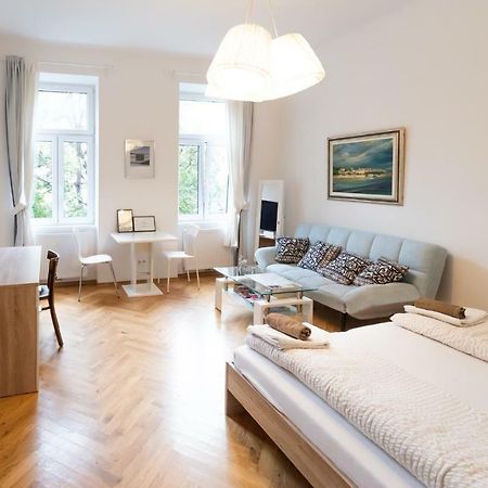 Prater Studio Next Fair, Un, Wu And City Center Apartment Vienna Luaran gambar