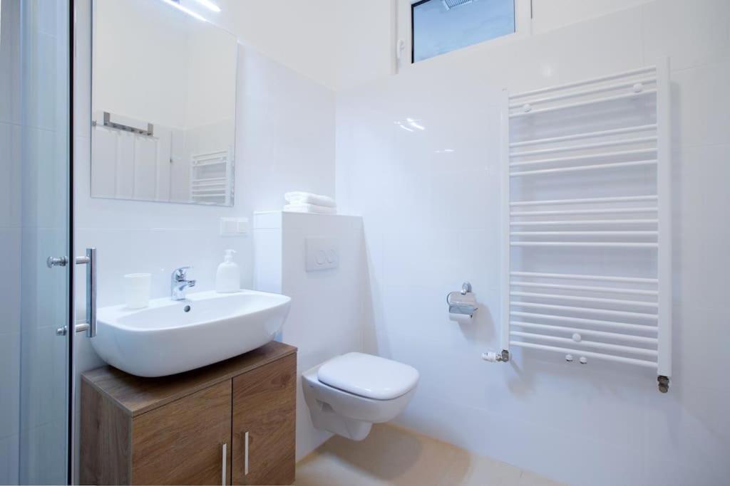Prater Studio Next Fair, Un, Wu And City Center Apartment Vienna Luaran gambar